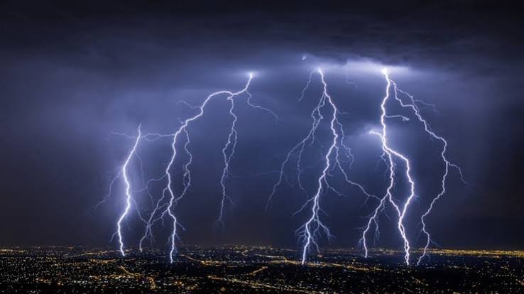 Tormenta eléctrica: qué es, cómo se forma, riesgos y cómo protegerte